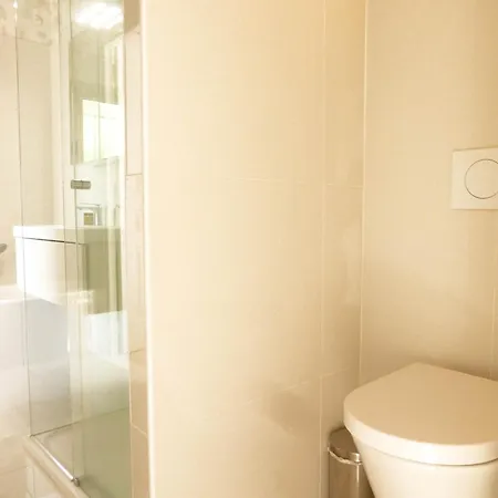 Dans La Cypra Antibes