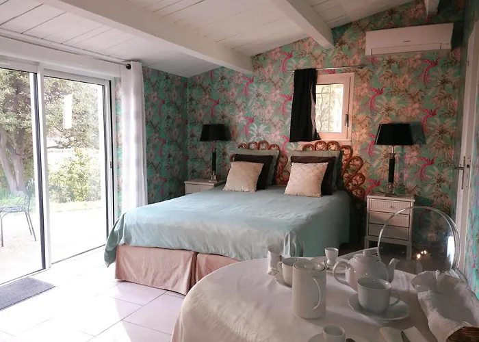 Bed & Breakfast Dans La Cypra 4*