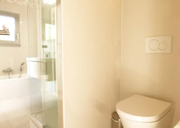 Dans La Cypra Antibes